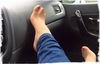 Meine Füßchen im Auto